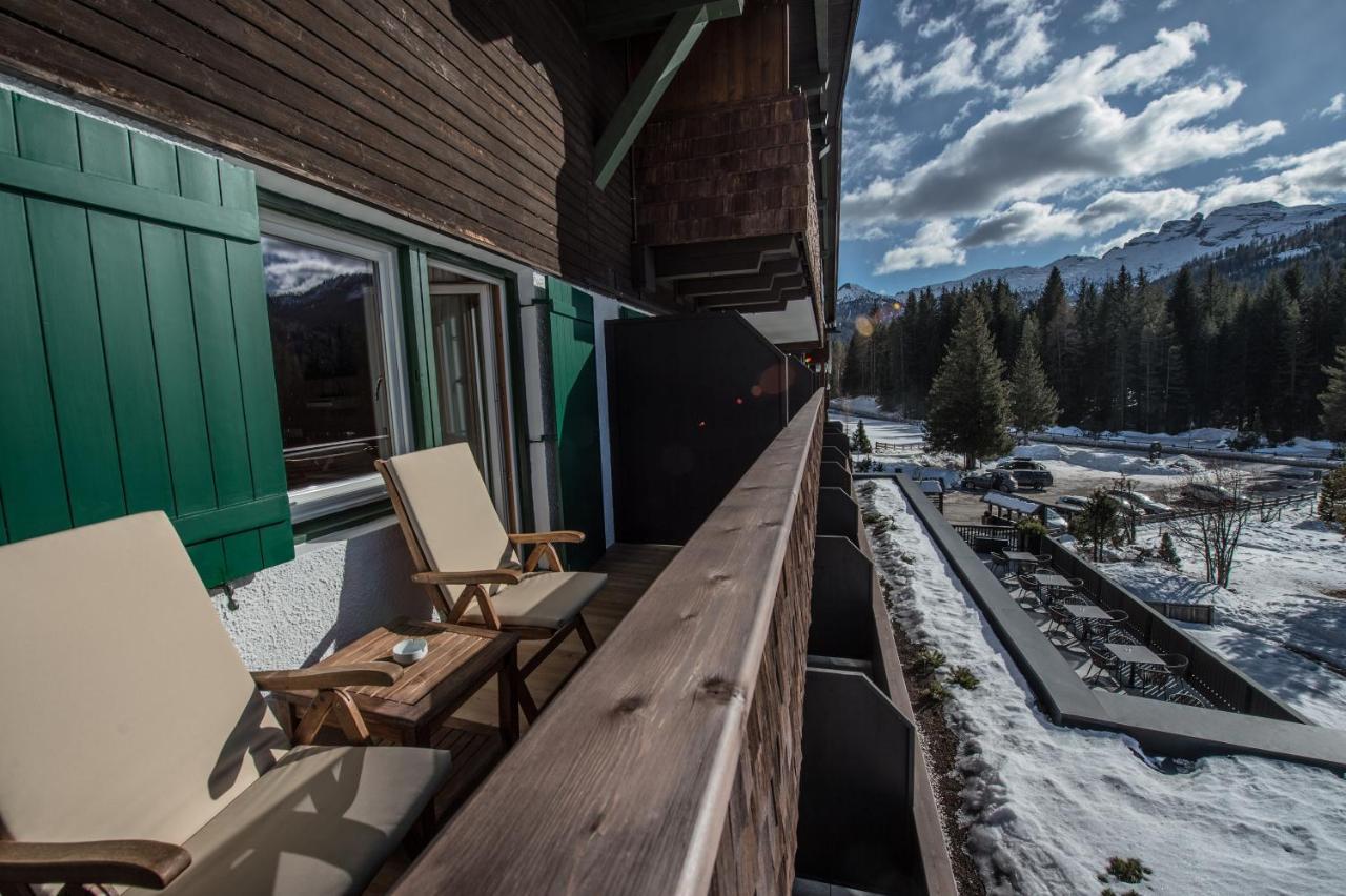 Hotel Ciasa Salares San Cassiano  Exteriör bild