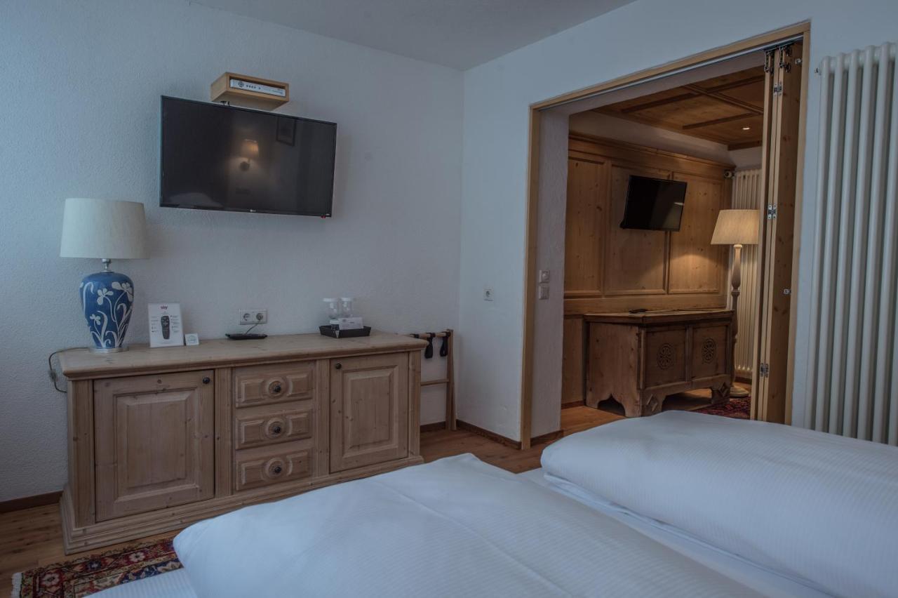 Hotel Ciasa Salares San Cassiano  Exteriör bild