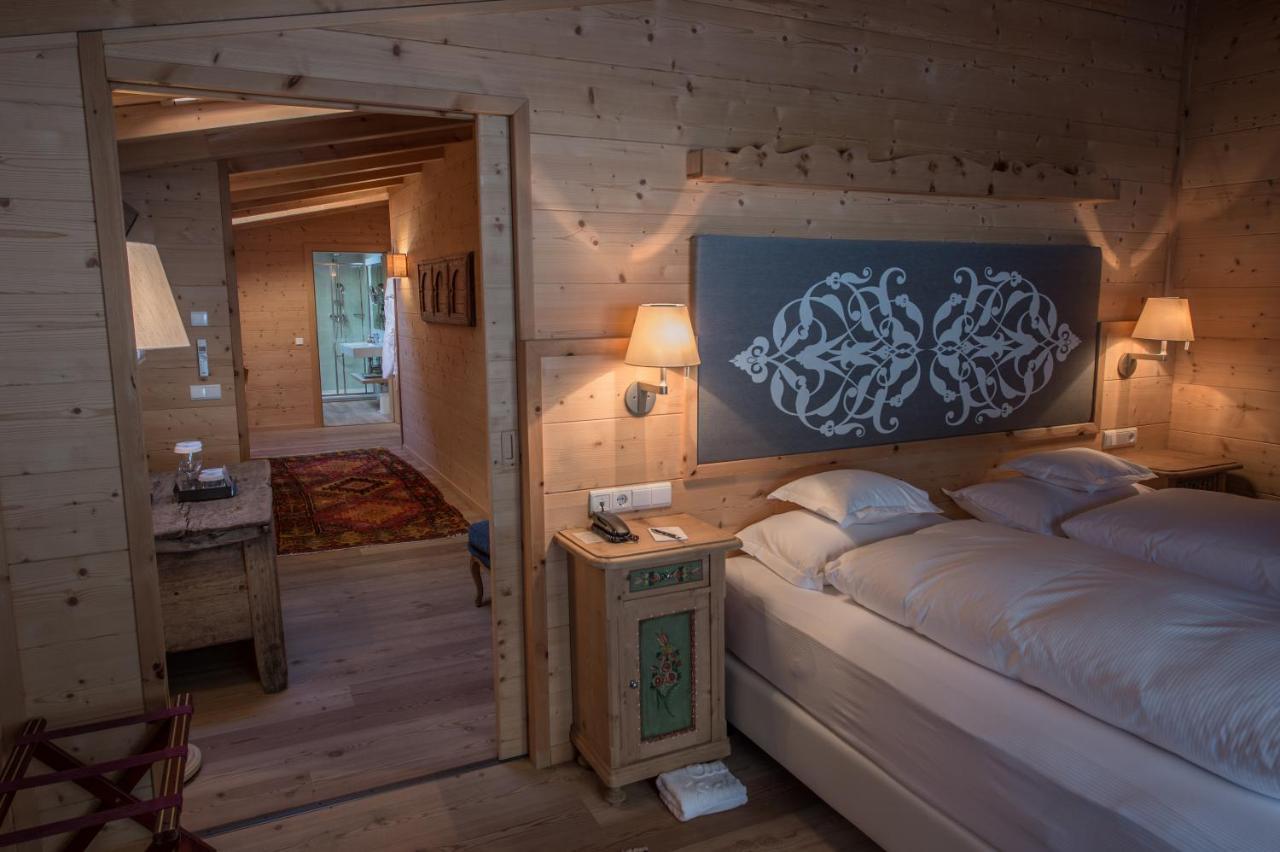 Hotel Ciasa Salares San Cassiano  Exteriör bild