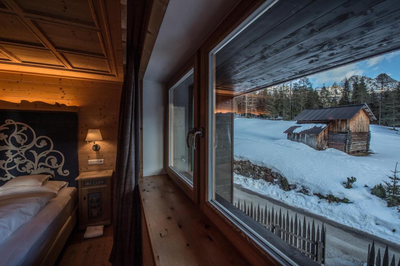 Hotel Ciasa Salares San Cassiano  Exteriör bild