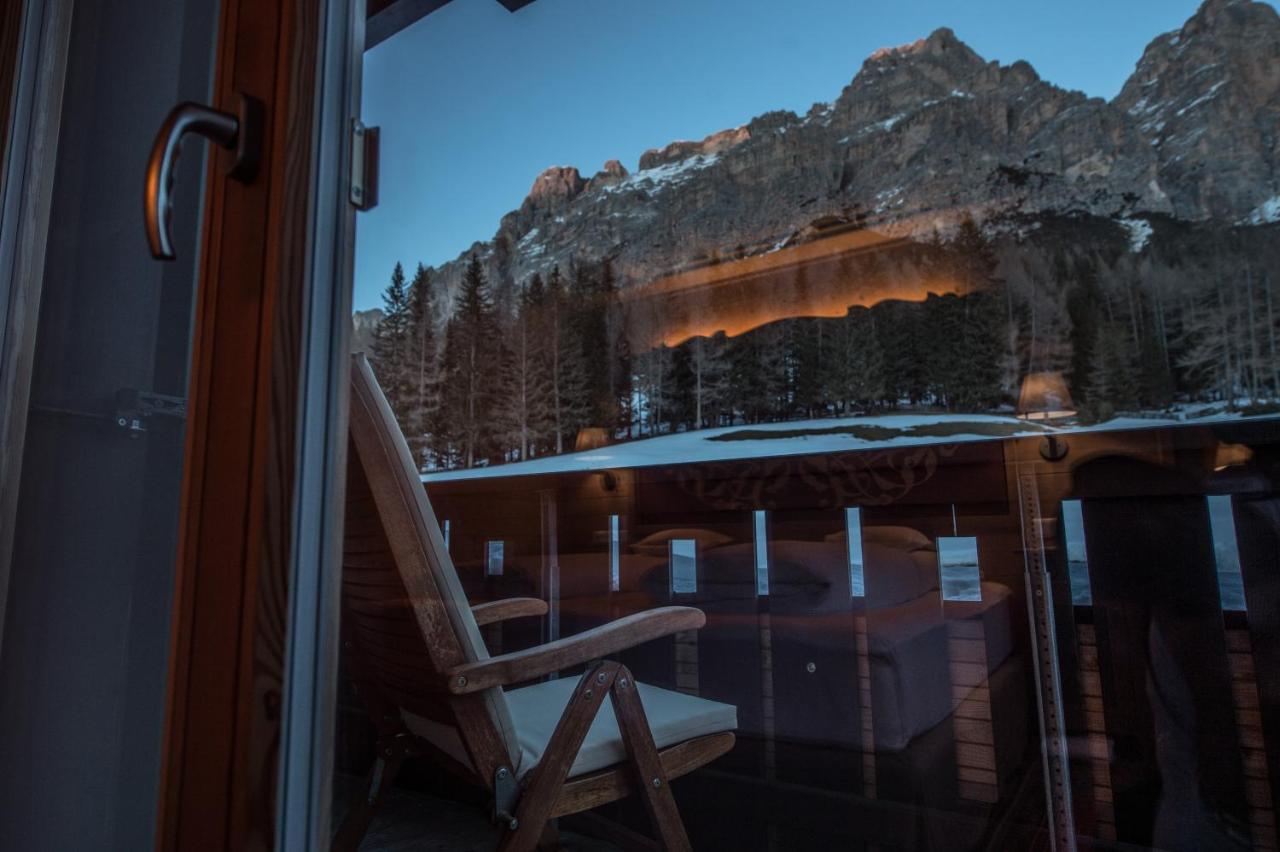 Hotel Ciasa Salares San Cassiano  Exteriör bild